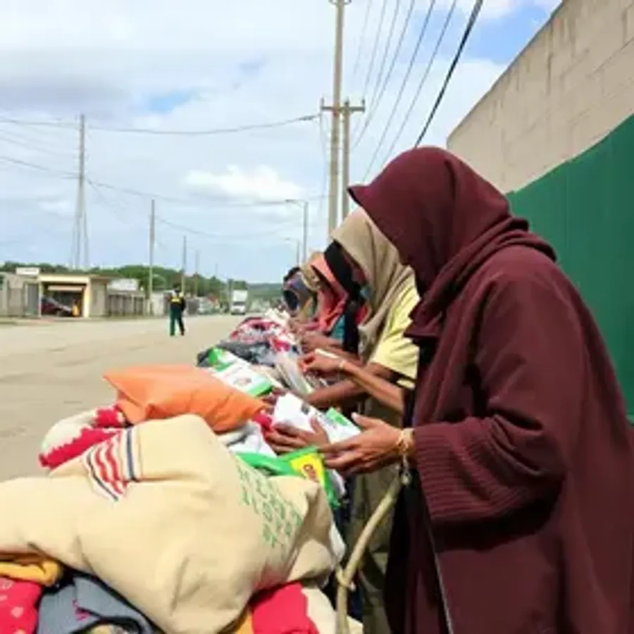 Prefeitura de Cuiabá distribui marmitas e cobertores para população em situação de rua