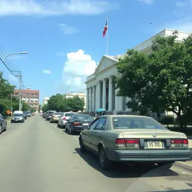 Prefeitura de Cuiabá orienta sobre liberação de vias ocupadas por veículos abandonados