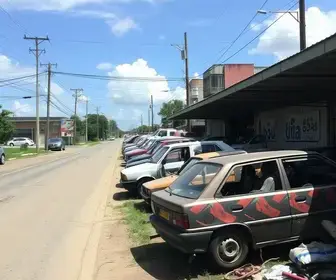 Prefeitura orienta comerciantes sobre retirada de veículos abandonados em Cuiabá